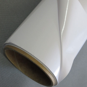 Potisknutelné Vysoce neprůhledné bílé PVC samolepicí vinylové role pro reklamu