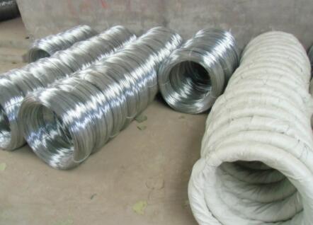 What is the difference between galvanized iron wire and stainless steel wire