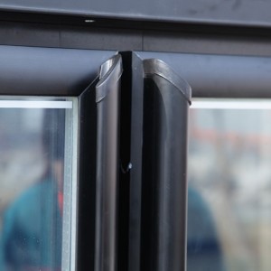 Electric heated tempered glass door for walk-in cooler food storage