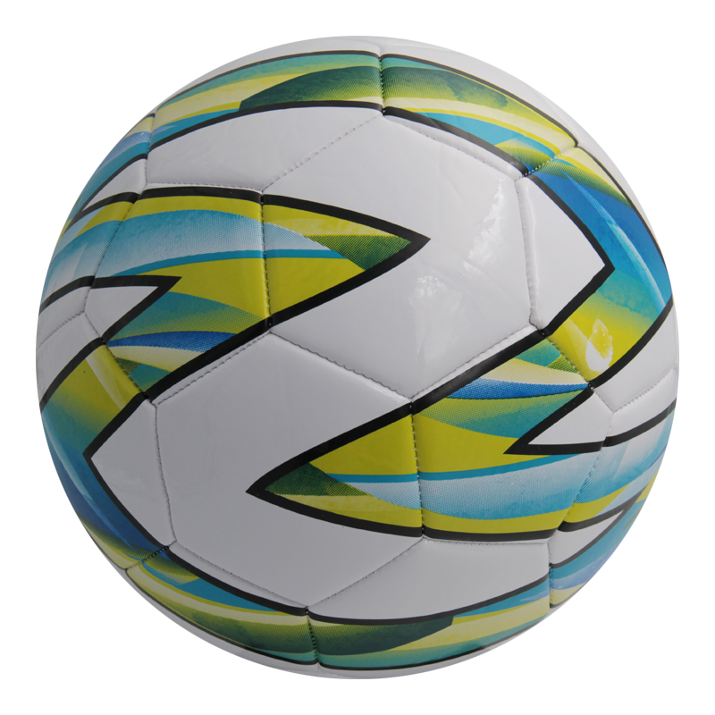 Фудбалска топка – Класичен идеал кој се користи за тренинг.Дијаметар од 21,5 см