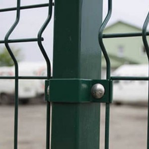 Različite vrste stubova za ogradu za razne ograde od žičane mreže
