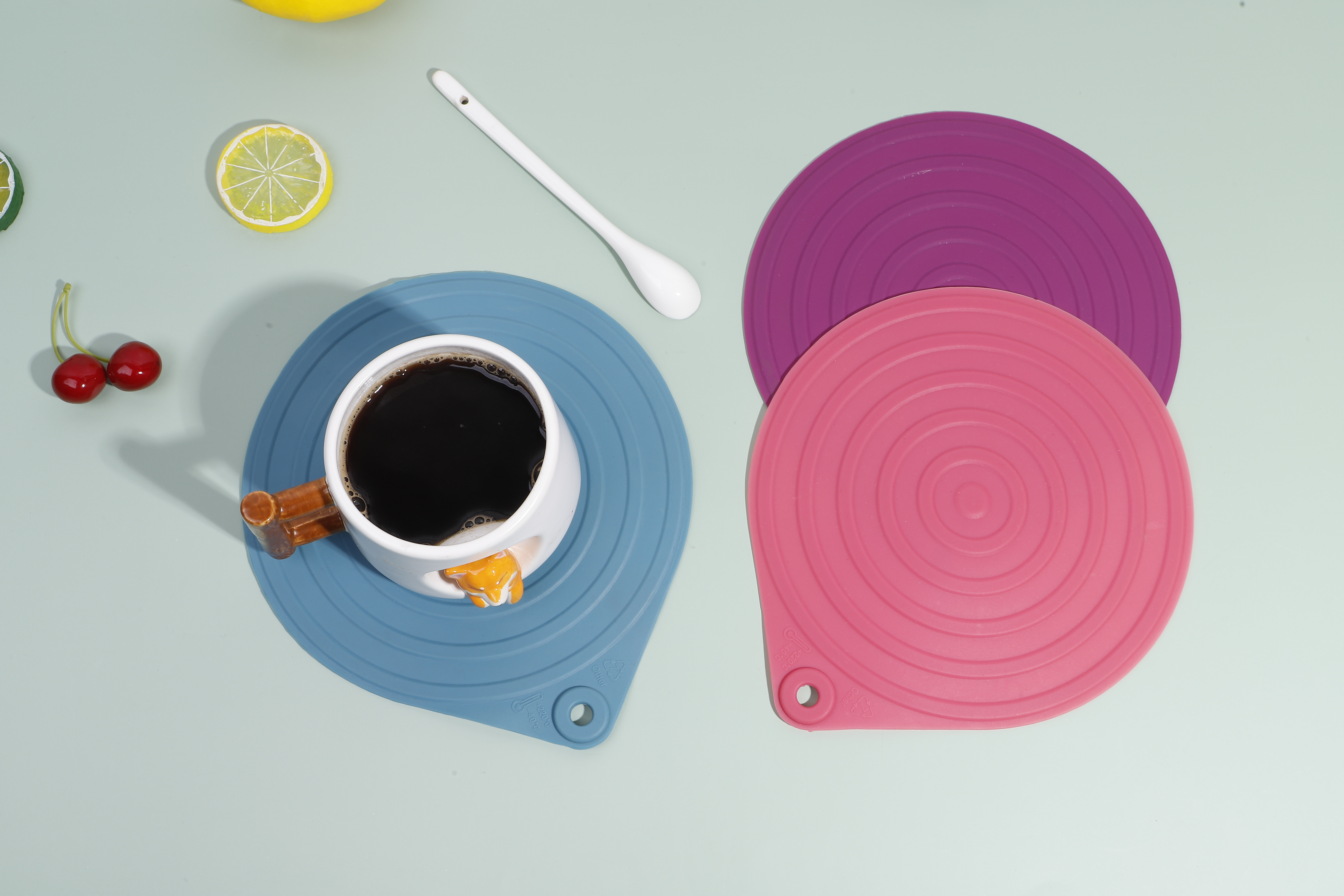 Universalus silikoninis stalo kilimėlis ir nuo nuplikimo, kurių reikia kiekvienai virtuvei