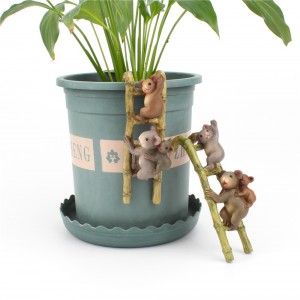 new design ladder climbing small koala potted decorative ornaments climbing cylinder pendant creative home gardening resin decoration