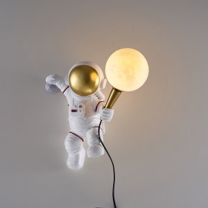 China spaceman Moon lamp decoration colorful night light battery spaceman wall led lamp atmosphere lamp