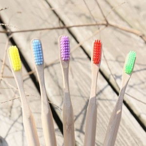 Bamboes tandeborsel vir volwassenes vir kinders