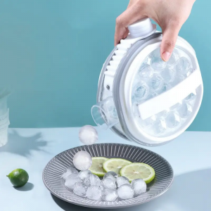 Оптовий портативний круглий чайник із тританового матеріалу, безпечний для порожнини 17, лоток для форми для кубиків льоду, пляшка з водою 2 в 1, льодогенератор із кришкою