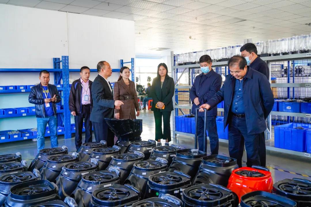 El govern del comtat de Hubei Dawu va visitar el fabricant de màquines de boles de Siboasi