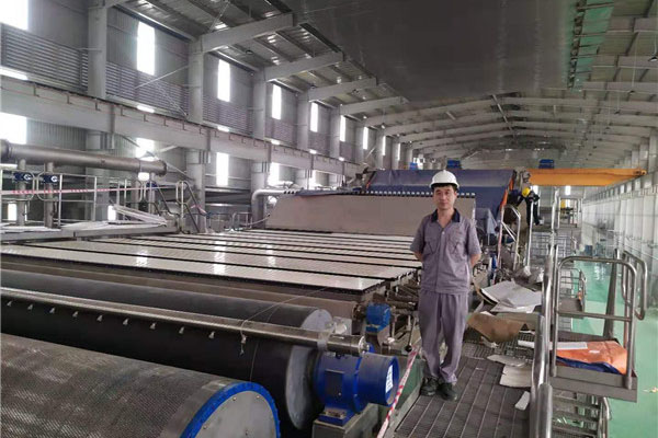 Vietnam Miza 4800/550 Multi-wire paper machine successfully started up and rolled.
