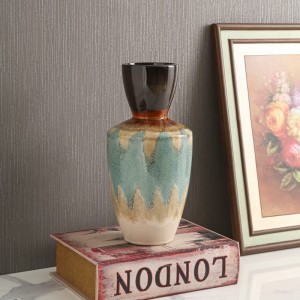 Керамична глазирана ваза за декорация на дома в модерен стил