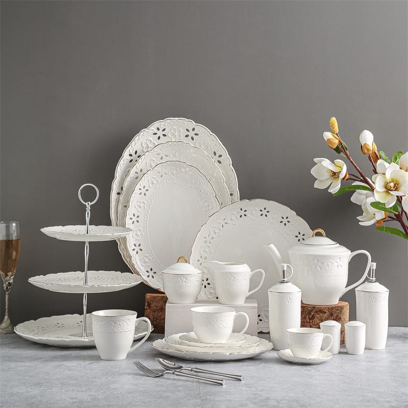 Bijeli izdržljivi porculanski šuplji kalup za kolače Poslijepodnevni čaj Predstavljena slika