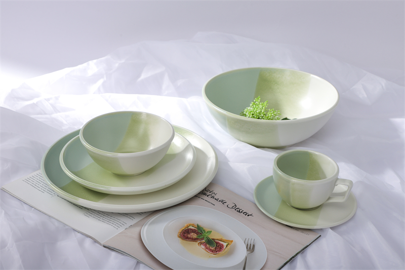 Висококачествен порцеланов сервиз за хранене, цветно остъклено представено изображение