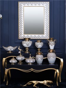 Privlačna zbirka dekorjev za dom, okrašena z razkošnimi ročno izdelanimi perlicami