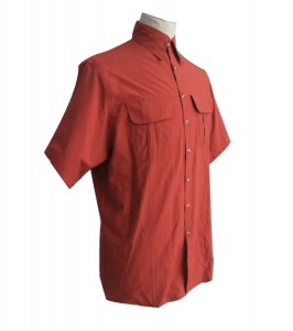 Возрасна црвена работна кошула со кратки ракави