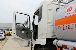 Chassis kumisikidzwa yeDongfeng Tianjin oiri tanker