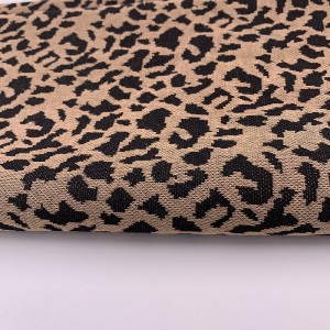 Populärt leopardtryck stickat jacquardtyg 98%polyester 2%Spandex 260GSM garnfärgat jacquardklänningstyg