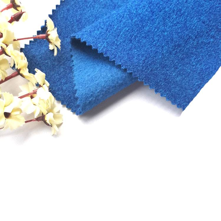 Țesătură fleece periată moale din poliester cu un design nou, cu vopsire cationică, de vânzare