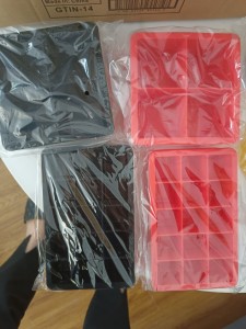 silicone items: silicone mat,silicone ice tray,silicone heart purse bag.