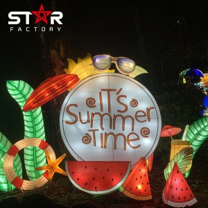 Vonkajší letný festival lampášov s LED lampášmi