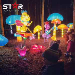 Božična festivalska dekoracija parka Svilena lučka z gobami na temo