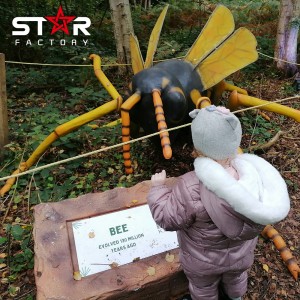 Výstava hmyzu v zábavním parku Realistický animatronický model včel