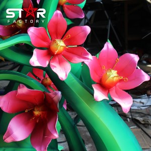 Առաջնորդվելով չինական մետաքսե գործվածքների ծաղիկների լապտերների փառատոնի ցուցադրություն
