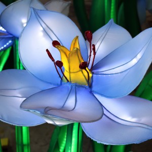Custom Outdoor Flower Lantern Festîvala Decoration LED Waterproof Flower Light