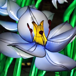 تزئینات جشنواره فانوس گل در فضای باز سفارشی چراغ LED ضد آب گل