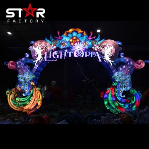 Venkovní velké čínské látkové lucerny Festival Lightopia Lantern Gate