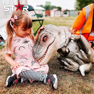 Висококачествена 3D динозавър бебе аниматронна кукла динозавър