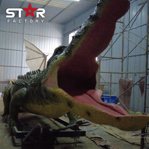 Gyvybės dydžio animatronic nuotolinio valdymo krokodilo modeliavimo gyvūno modelis