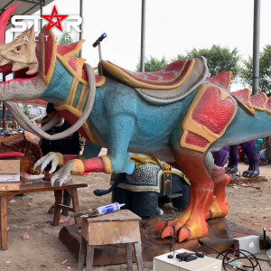 Parque infantil personalizado para equipos de dinosauros Dinosaurio de montar artificial