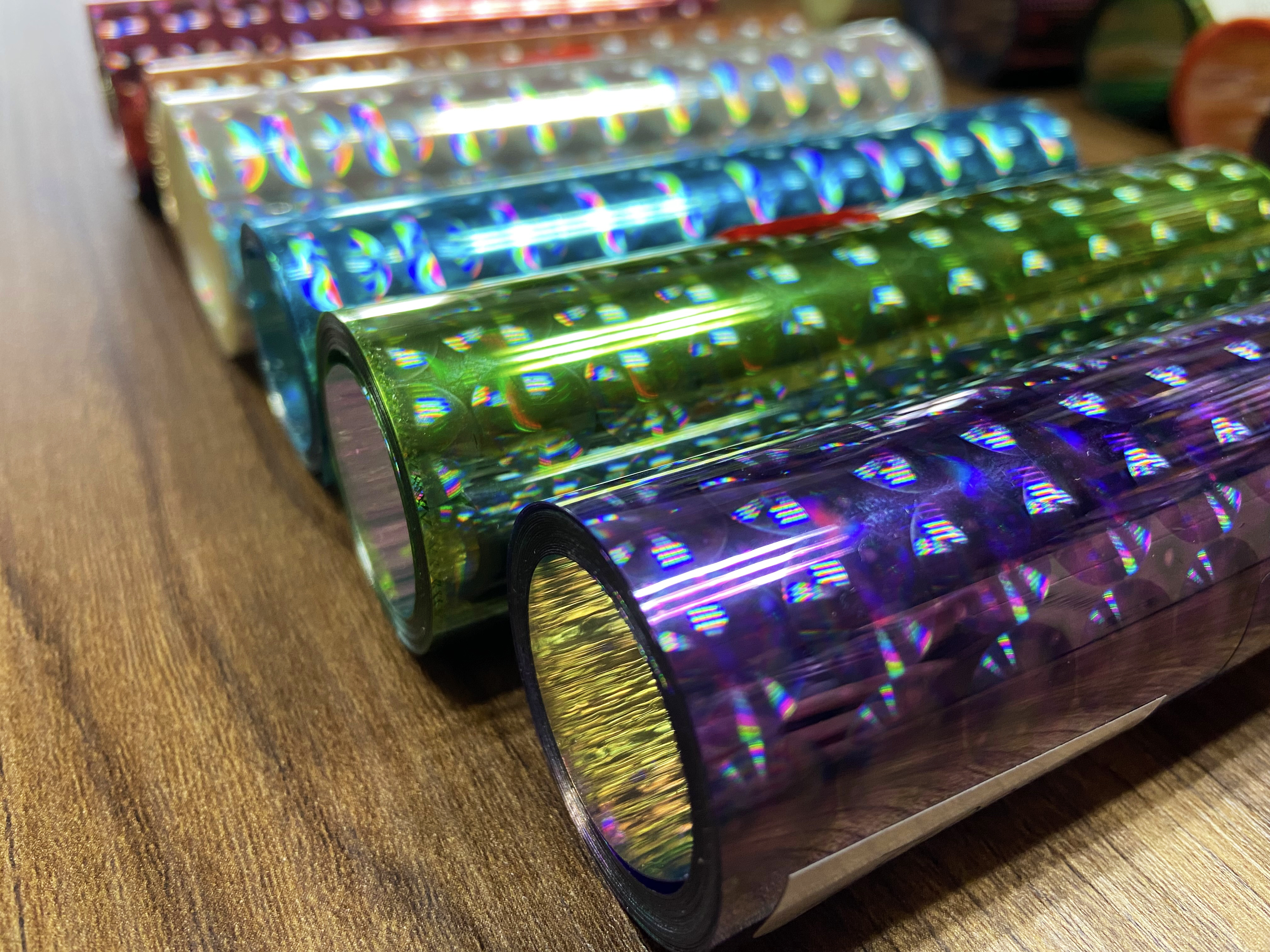 ខ្សែភាពយន្ត Metallized សម្រាប់ Laminating Color Printing Materials Packaging Aluminized Mylar Film PET Decorative sheets 185 - 190 Micron