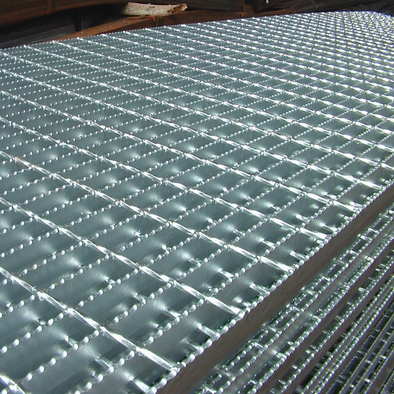 ការតោងដែក Galvanized អាហ្រ្វិកខាងត្បូង ផ្ទៃរលោង Serrated Vehicle Bar Steel Grating Mesh for Platform Floor