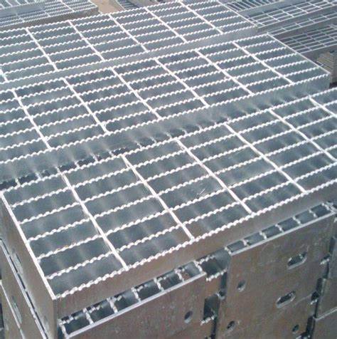High Quality Construction Material Bangunan 30 * 3mm Steel Grid Gratings Galvanized Drainase Covers