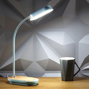 Bezdrôtová nabíjacia lampa s tromi nastaviteľnými úrovňami osvetlenia