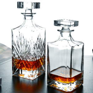 Crystal Square Ẹmí Decanter 800ml