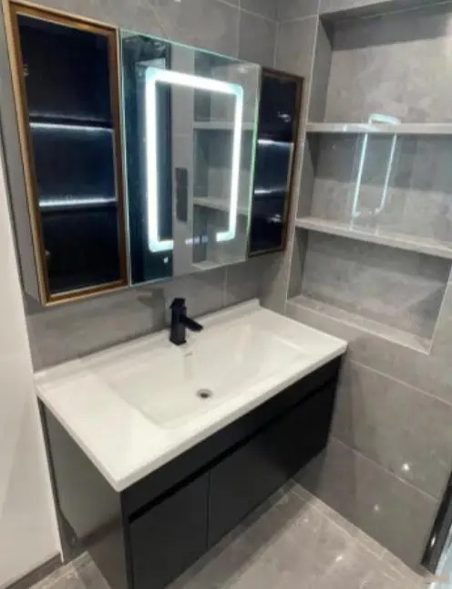 Keramisk integreret håndvask badeværelsesskab, ambient belysning, intelligent skønhed og dugfjernelse spejlskab