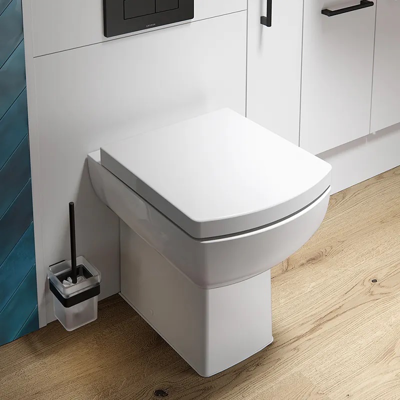 Европски стандарден сет за тоалетна шолја на подот за купатило комо сет санитарни производи едно парче квадратна голема тоалетна шолја кинеска wc