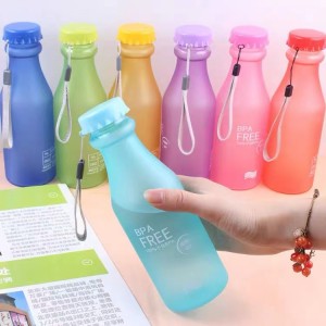 क्यान्डी कलर्स अनब्रेकेबल फ्रोस्टेड लीक प्रुफ प्लास्टिक केतली ५५० एमएल BPA फ्री पोर्टेबल पानीको बोतल यात्रा योग रनिङ क्याम्पिङका लागि