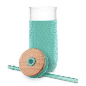 Vairumtirdzniecība 20 unces pielāgotas krāsas dzeramā stikla trauks ar silikona uzmavu un bambusa vāku