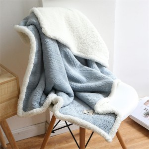 Prenosiva flanelska deka od luksuznog toplog materijala za zimu