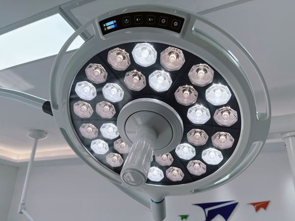 Fournitures médicales LED longue durée de vie sans ombre Ot LED plafonnier chirurgical salle d'opération lampes de chirurgie prix lampe chirurgicale lumière d'examen médical