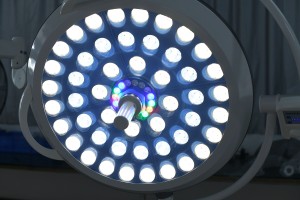 Nastaviteľná mobilná lampa bez tieňa na lekárske vyšetrenie