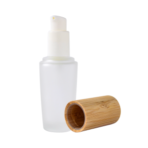 ລາຄາຕໍ່າສຸດ 10ml Sqaure Glass Cosmetic Liquid Bottle with Pump and Black and White Lid 15ml 20ml 30ml 40ml
