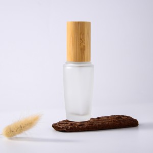 Ƙananan farashin 10ml Sqaure Glass Cosmetic Liquid Bottle with Pump and Black and White Lid 15ml 20ml 30ml 40ml
