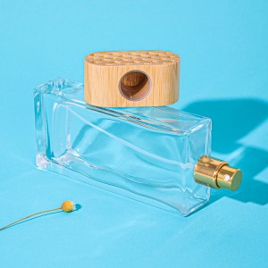 Vierkante parfumfles met bamboe dop