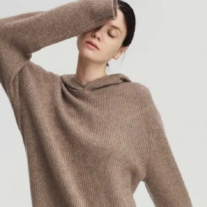 Comfortable and beautiful knitwear for women’s clothing