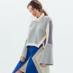 Fashionable Women’s Knitted Sweater