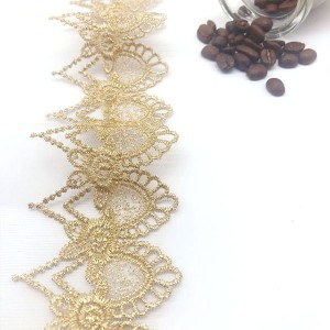 China New Product Fashion Polyester Strassberry Pattern Decorative Lace Trim