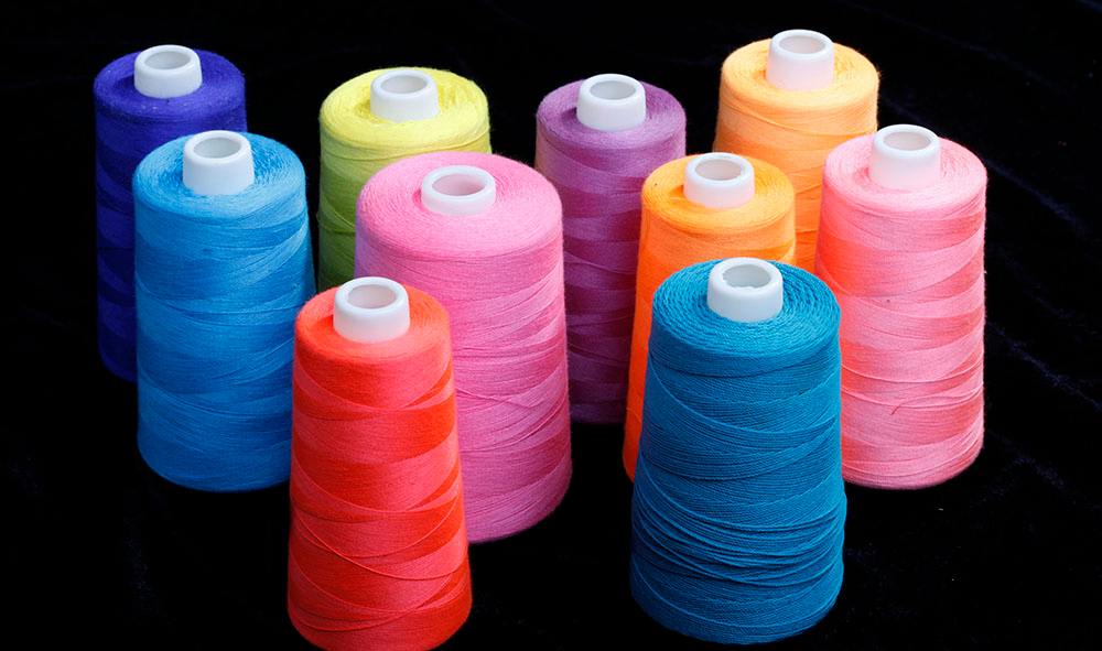 Какие швейные нитки обычно используются для рабочей одежды?